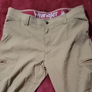 Wrangler Men's Tan Chino-Style Cargo Pants